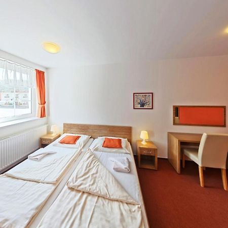 Wellness Hotel Hukvaldy Polopenze A Wellness V Cene Příbor Kültér fotó