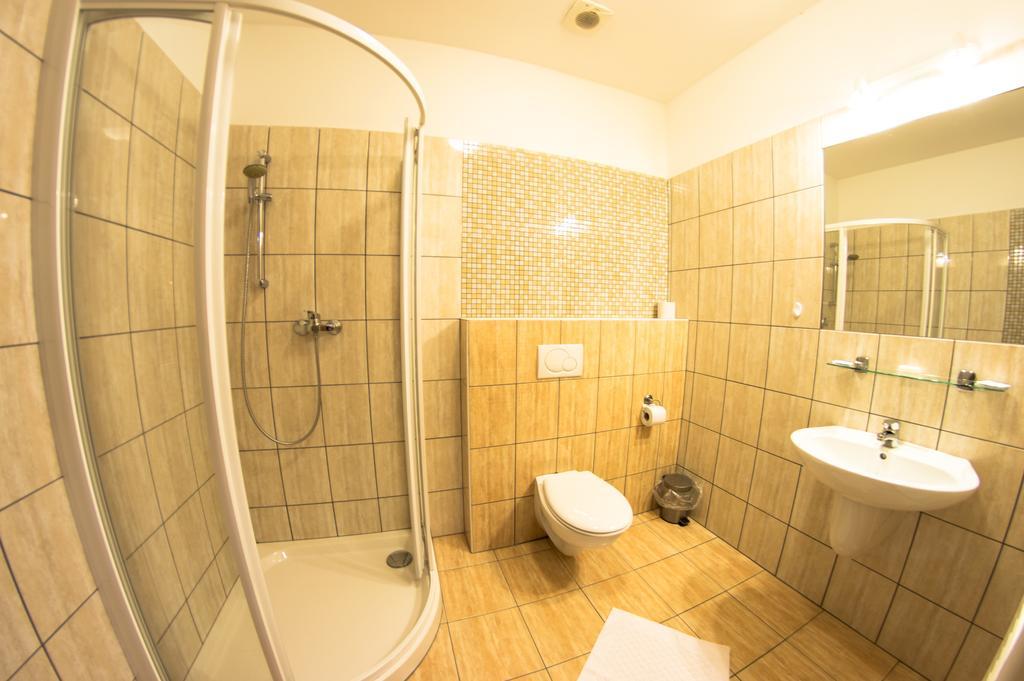 Wellness Hotel Hukvaldy Polopenze A Wellness V Cene Příbor Kültér fotó