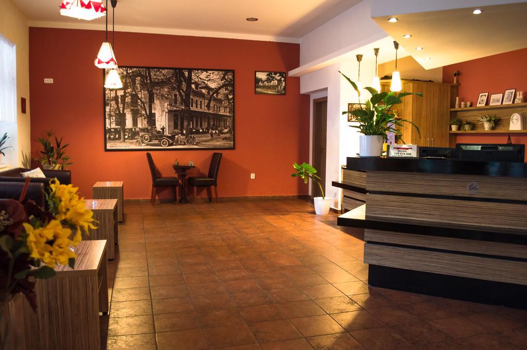 Wellness Hotel Hukvaldy Polopenze A Wellness V Cene Příbor Kültér fotó