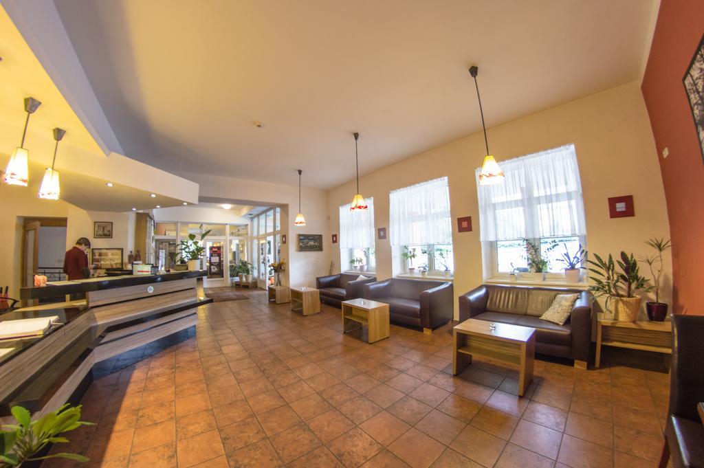 Wellness Hotel Hukvaldy Polopenze A Wellness V Cene Příbor Kültér fotó