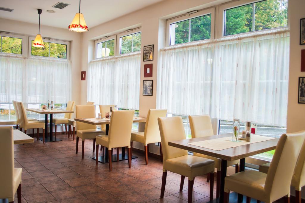 Wellness Hotel Hukvaldy Polopenze A Wellness V Cene Příbor Kültér fotó