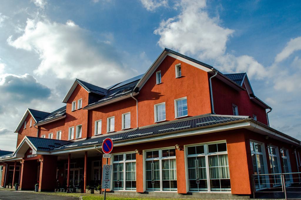 Wellness Hotel Hukvaldy Polopenze A Wellness V Cene Příbor Kültér fotó