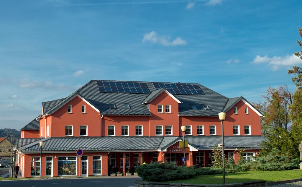 Wellness Hotel Hukvaldy Polopenze A Wellness V Cene Příbor Kültér fotó