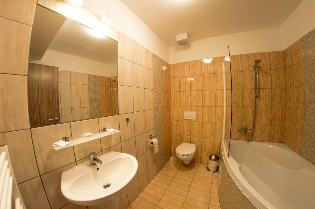 Wellness Hotel Hukvaldy Polopenze A Wellness V Cene Příbor Kültér fotó